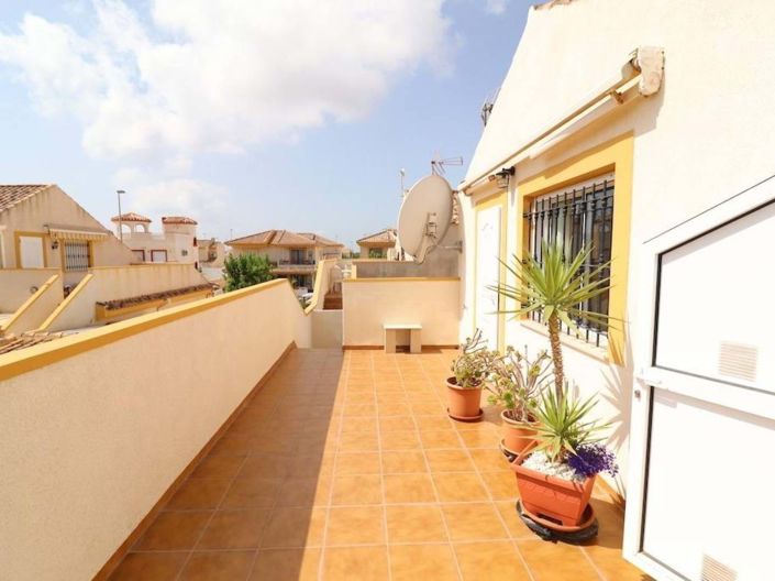 Image No.25-3 Bed Townhouse for sale