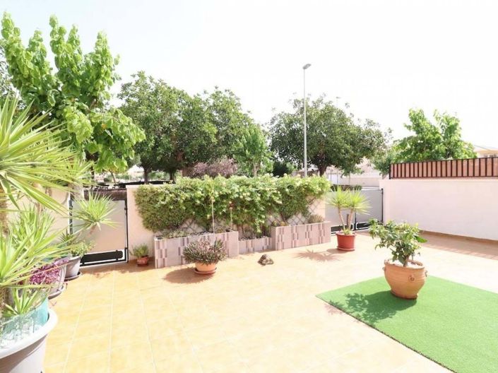 Image No.26-3 Bed Townhouse for sale