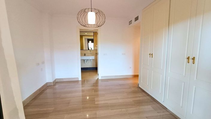 Image No.11-3 Bed Apartment for sale