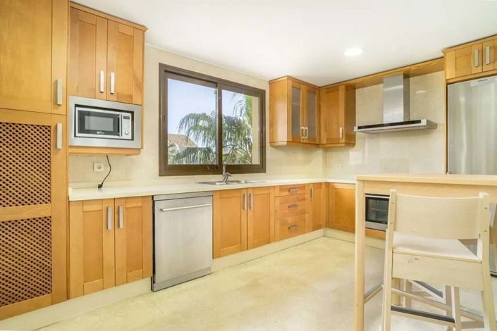 Image No.10-3 Bed Apartment for sale