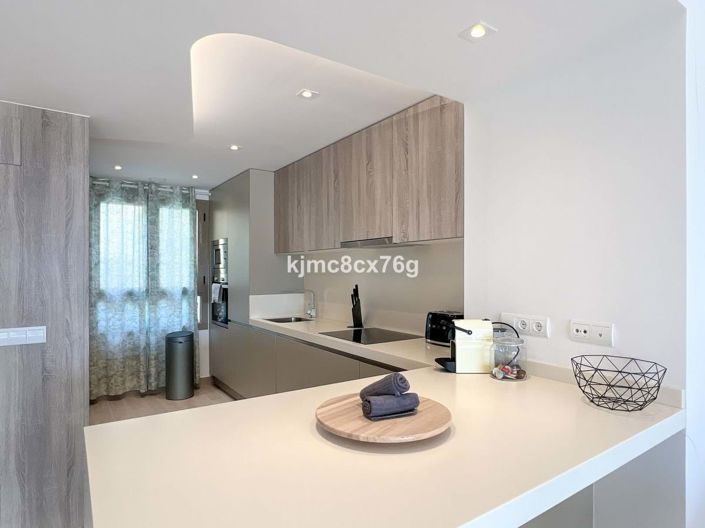 Image No.11-3 Bed Townhouse for sale