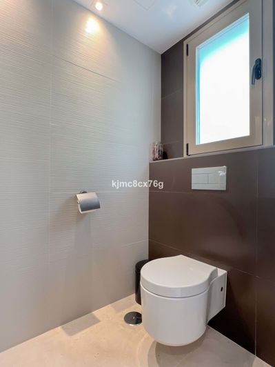 Image No.15-3 Bed Townhouse for sale