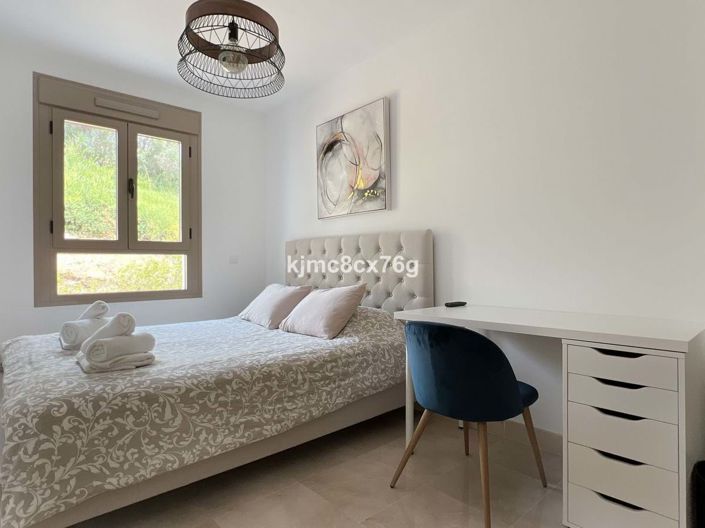 Image No.20-3 Bed Townhouse for sale