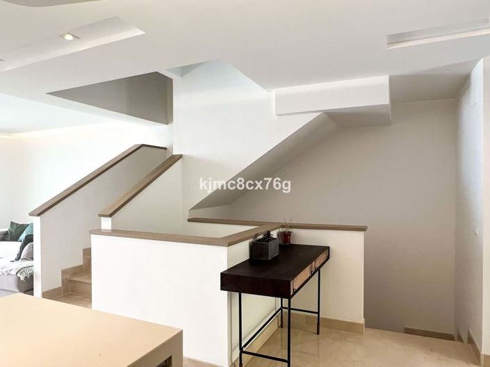 Image No.8-3 Bed Townhouse for sale