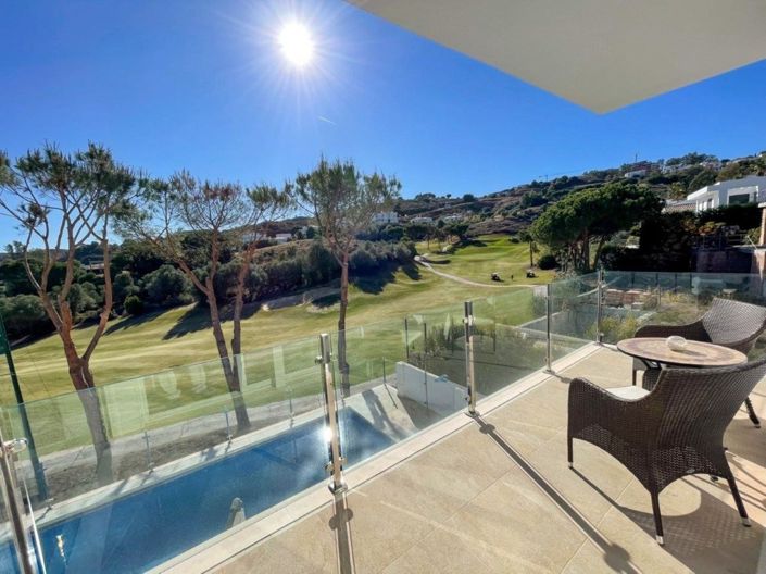 Image No.1-4 Bed Villa for sale