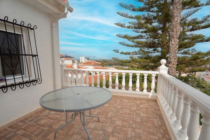 Image No.14-4 Bed Villa for sale