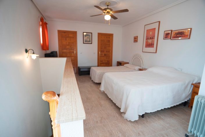 Image No.35-4 Bed Villa for sale