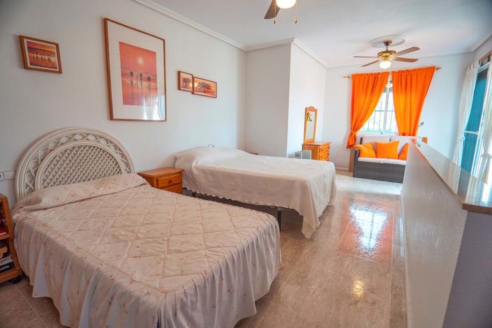 Image No.37-4 Bed Villa for sale