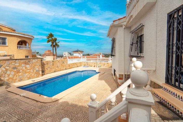 Image No.9-4 Bed Villa for sale