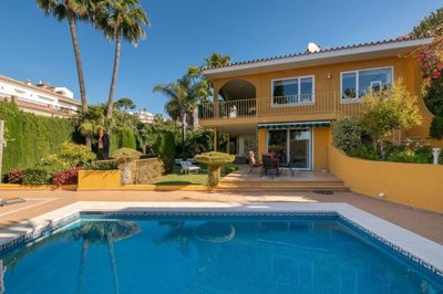 4 Bed Villa for sale