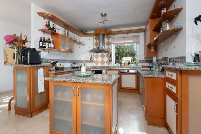 Image No.12-4 Bed Villa for sale