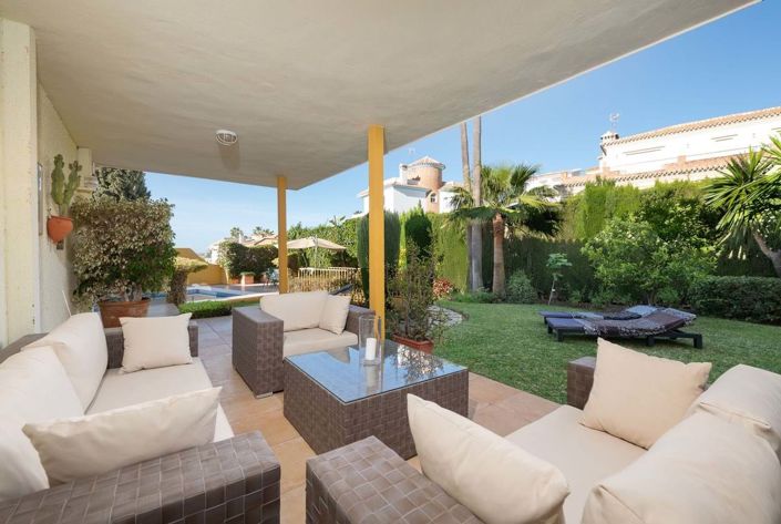 Image No.3-4 Bed Villa for sale