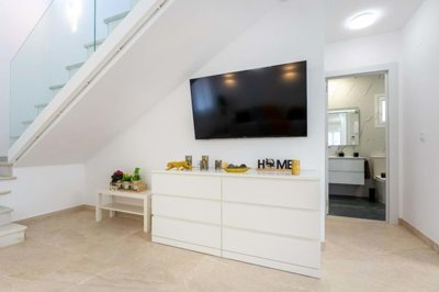 1447-532699-78d1f4f8b6655591b02d22fabb36a692d