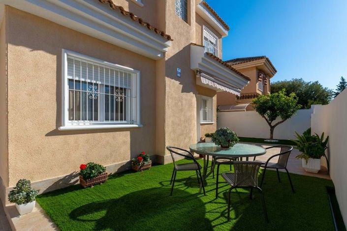 Image No.6-Villa de 4 chambres à vendre à Orihuela Costa