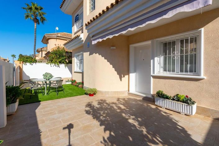 Image No.7-Villa de 4 chambres à vendre à Orihuela Costa