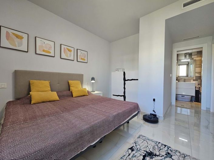 Image No.10-2 Bed Apartment for sale