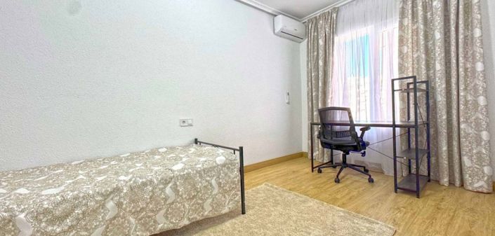 Image No.17-3 Bed Townhouse for sale