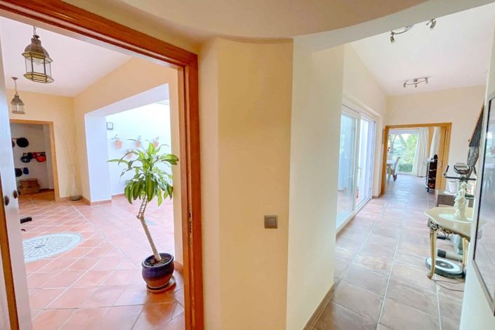 Image No.12-4 Bed Villa for sale