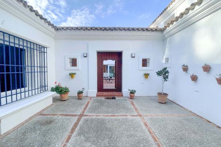 Image No.2-4 Bed Villa for sale