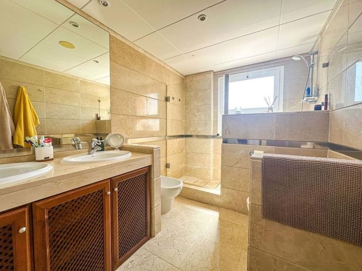 Image No.12-3 Bed Apartment for sale