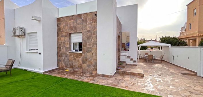 Image No.2-Bungalow de 2 chambres à vendre à Orihuela Costa