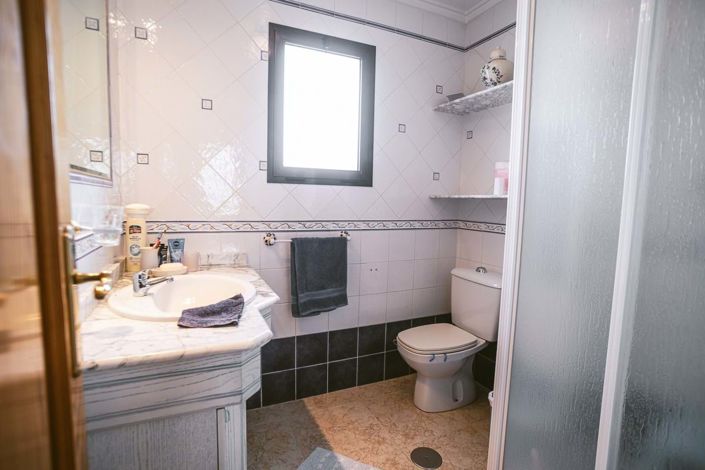 Image No.12-3 Bed Villa for sale