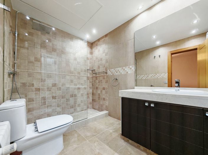 Image No.14-5 Bed Villa for sale