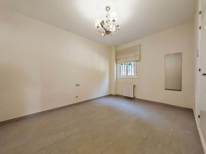 Image No.17-5 Bed Villa for sale