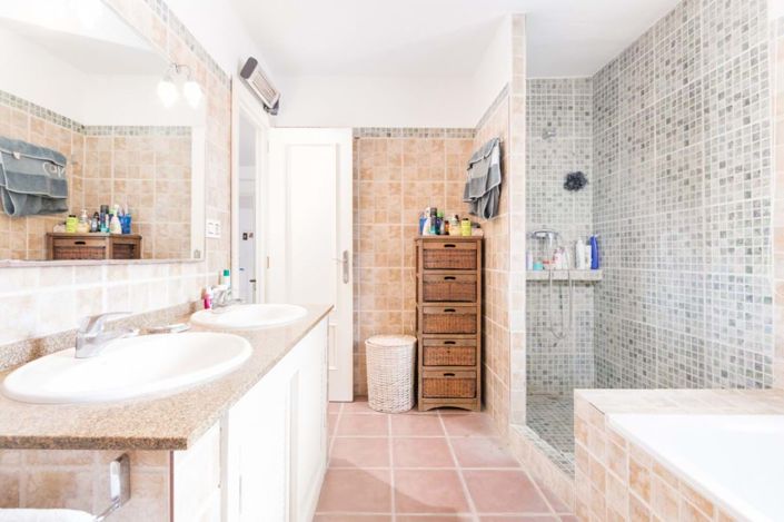 Image No.12-3 Bed Apartment for sale