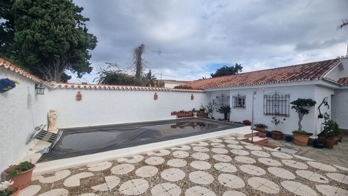 Image No.2-3 Bed Villa for sale