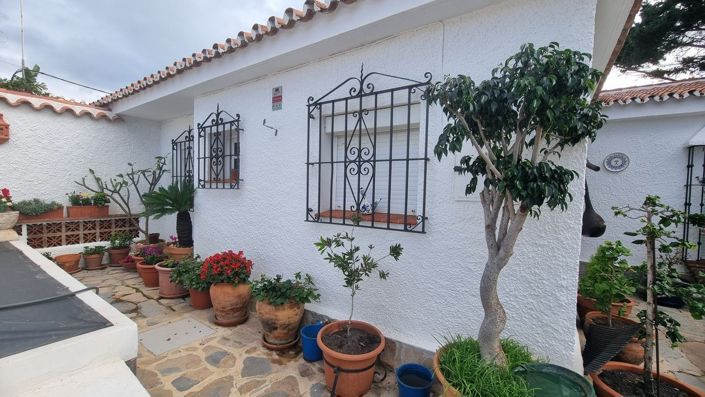 Image No.5-3 Bed Villa for sale