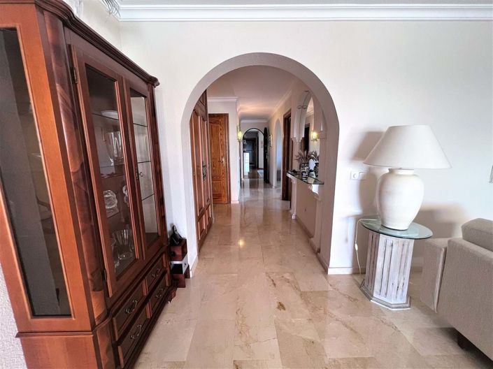 Image No.25-4 Bed Apartment for sale