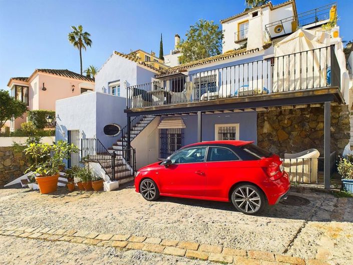 Image No.1-3 Bed Villa for sale