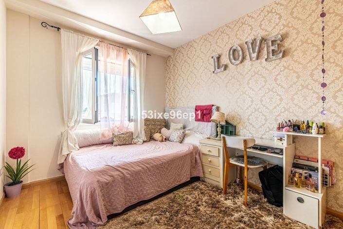 Image No.12-3 Bed Apartment for sale