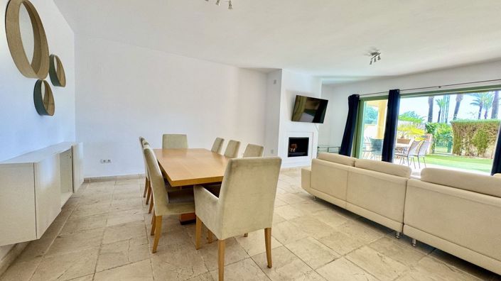 Image No.5-Appartement de 2 chambres à vendre à Estepona