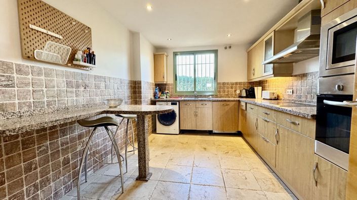 Image No.8-Appartement de 2 chambres à vendre à Estepona