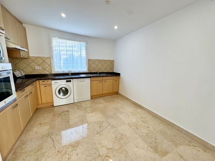 Image No.24-3 Bed Apartment for sale