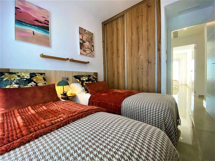 Image No.12-2 Bed Bungalow for sale