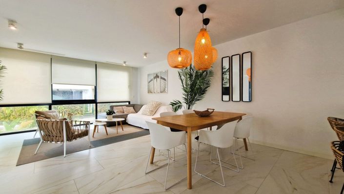 Image No.1-3 Bed Townhouse for sale