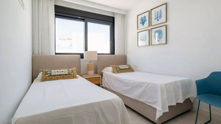 Image No.16-3 Bed Townhouse for sale