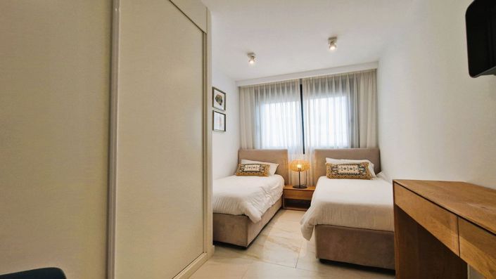 Image No.21-3 Bed Townhouse for sale