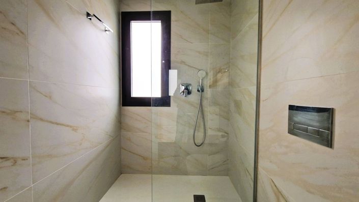 Image No.28-3 Bed Townhouse for sale