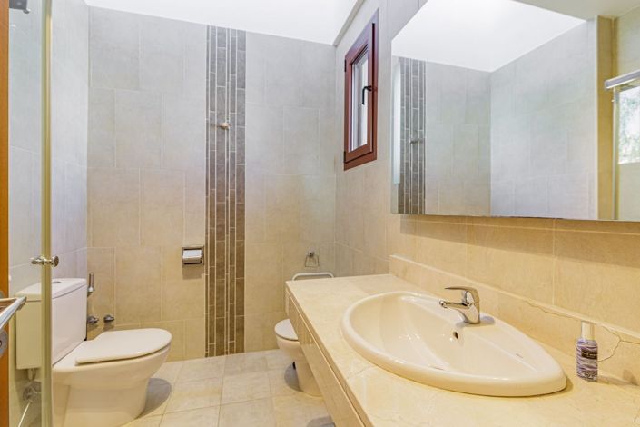 Image No.8-3 Bed Townhouse for sale