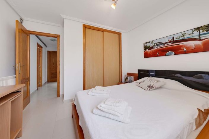 Image No.19-3 Bed Townhouse for sale