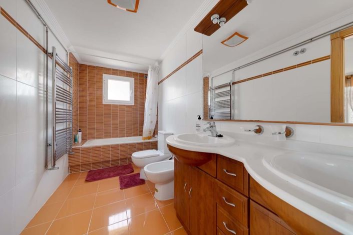 Image No.22-3 Bed Townhouse for sale