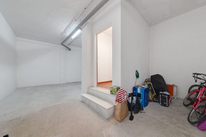 Image No.27-3 Bed Townhouse for sale