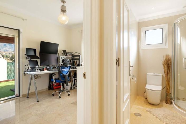 Image No.16-3 Bed Apartment for sale