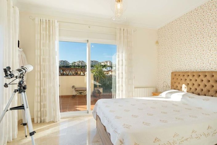 Image No.17-3 Bed Apartment for sale