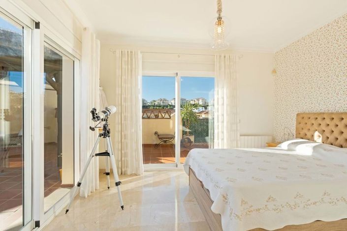 Image No.19-3 Bed Apartment for sale