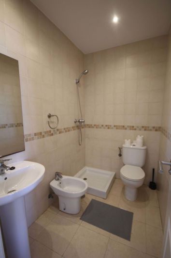 Image No.17-3 Bed Property for sale